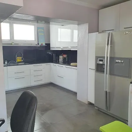 Beautiful Townhouse אסטפונה