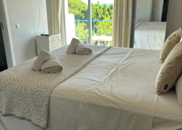 Beautiful Townhouse Сasa de vacaciones Estepona